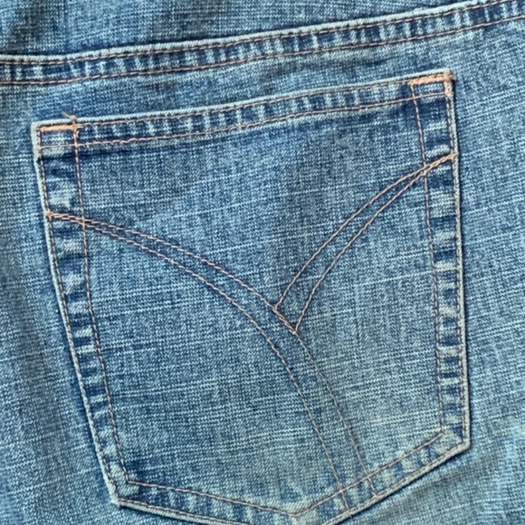 Women’s duck head stretch bootcut jeans. Worn a few times . Size 12 talk - Picture 4 of 4